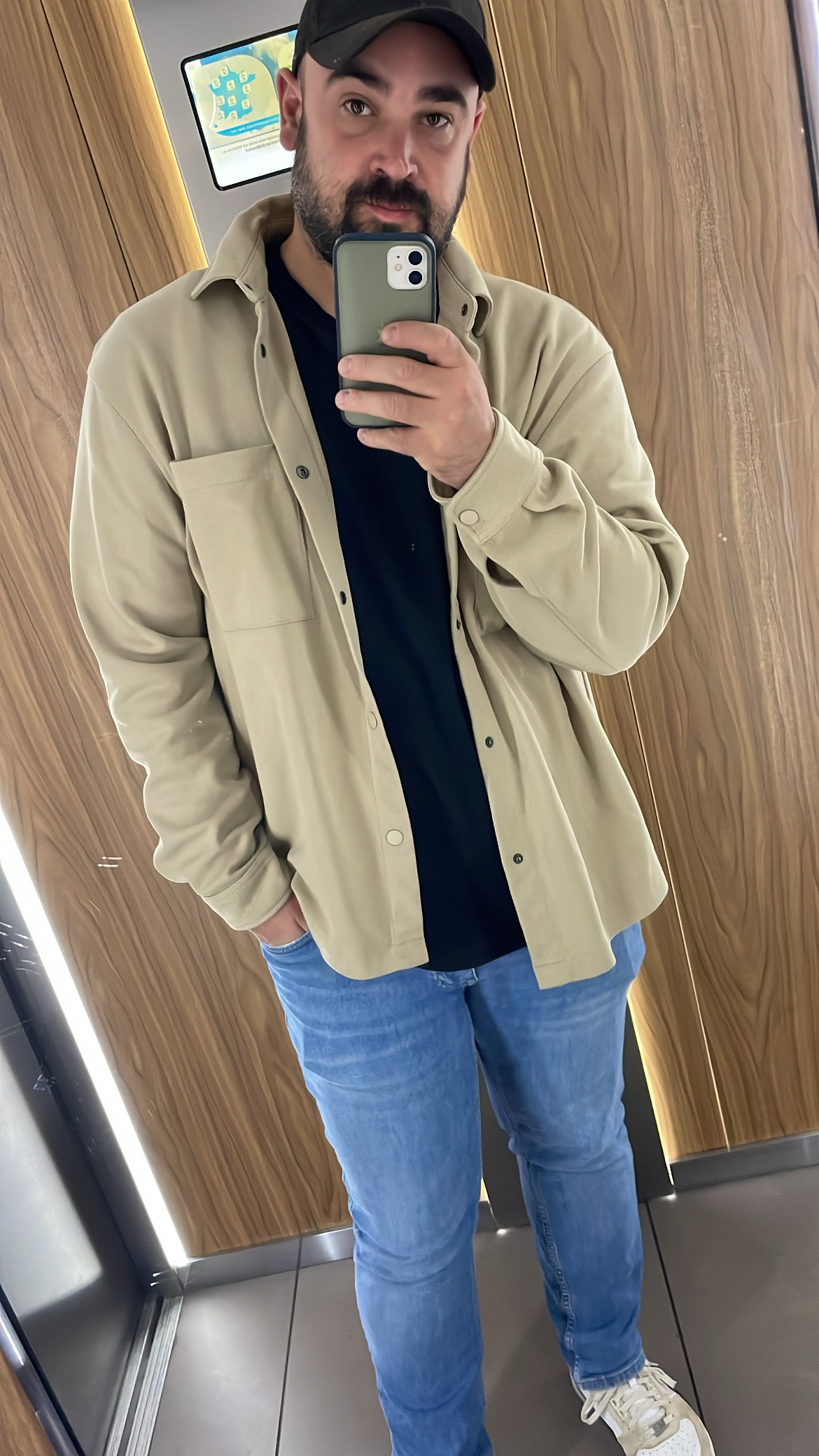 Profil de Jo, 34 ans, Échangiste à Oka