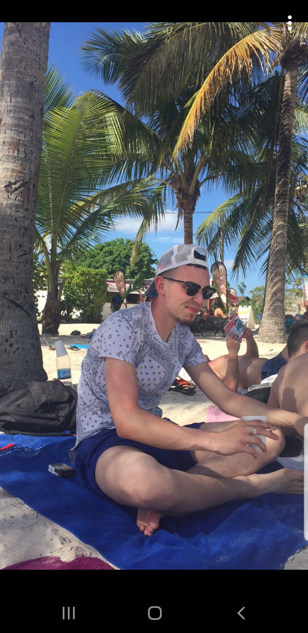 Profil de Illario, 32 ans, Échangiste à Love