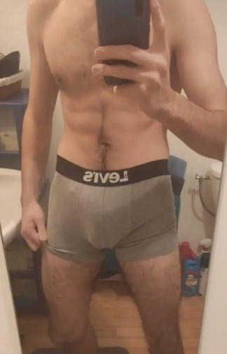 Profil de Aster, 35 ans, Échangiste à Vanguard