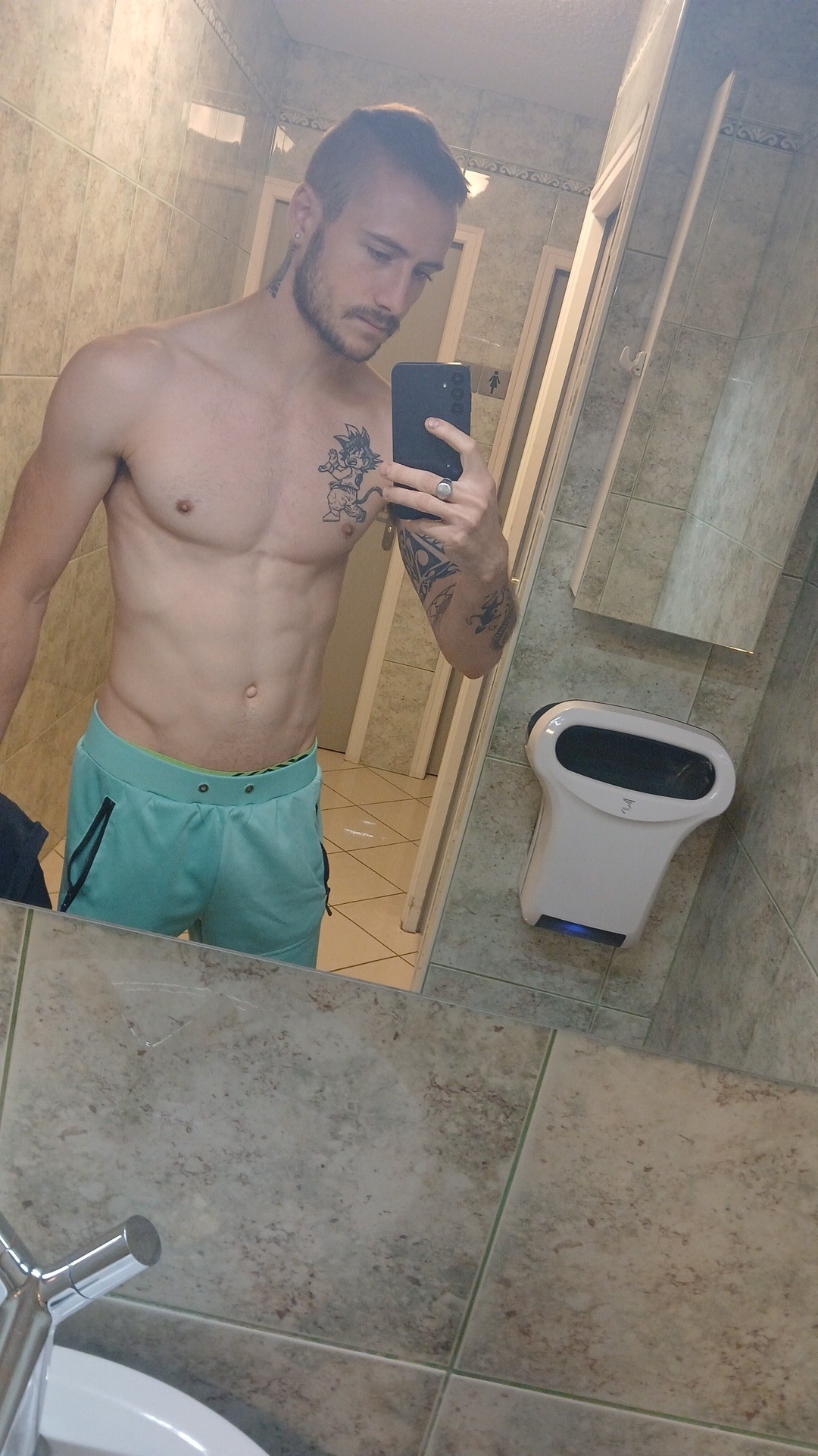 Profil de Valeriano, 28 ans, Échangiste à Airdrie